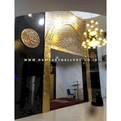Mihrab Masjid Kuningan Mewah